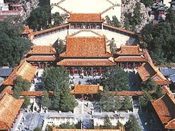 Beijing Layover Tour to Summer Palace and Hutong